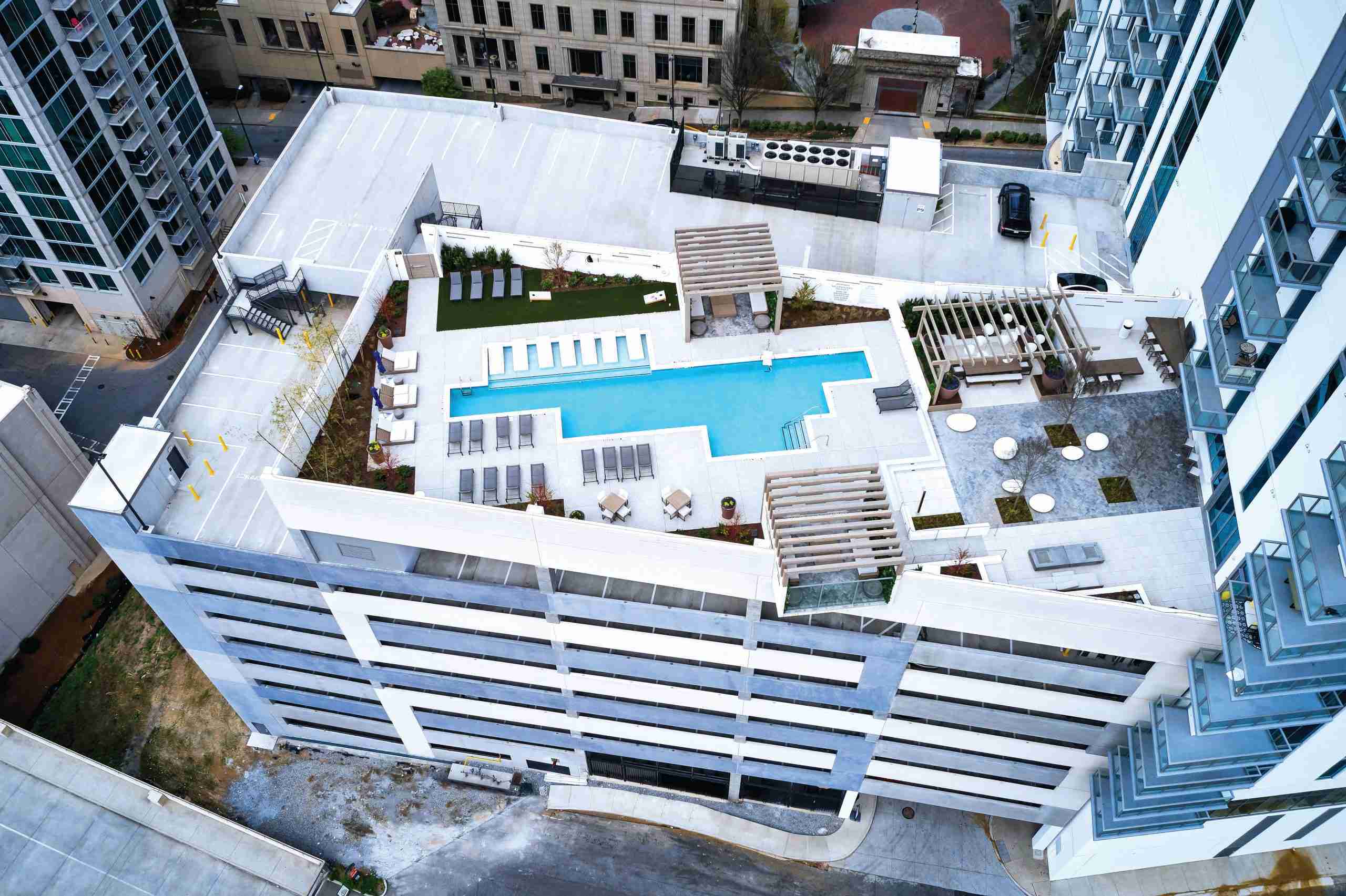 icon building rooftop pool
